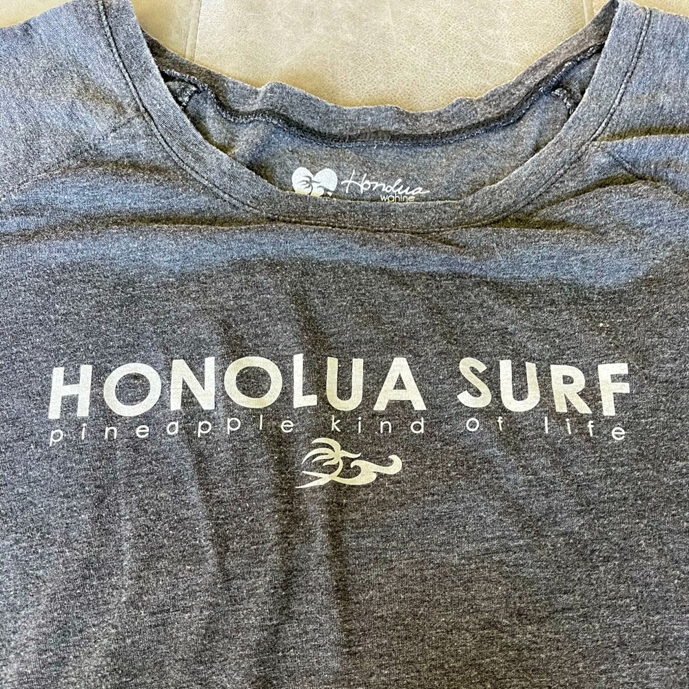 NEVER WORN Honolua Surf shirt with pineapple design on arms